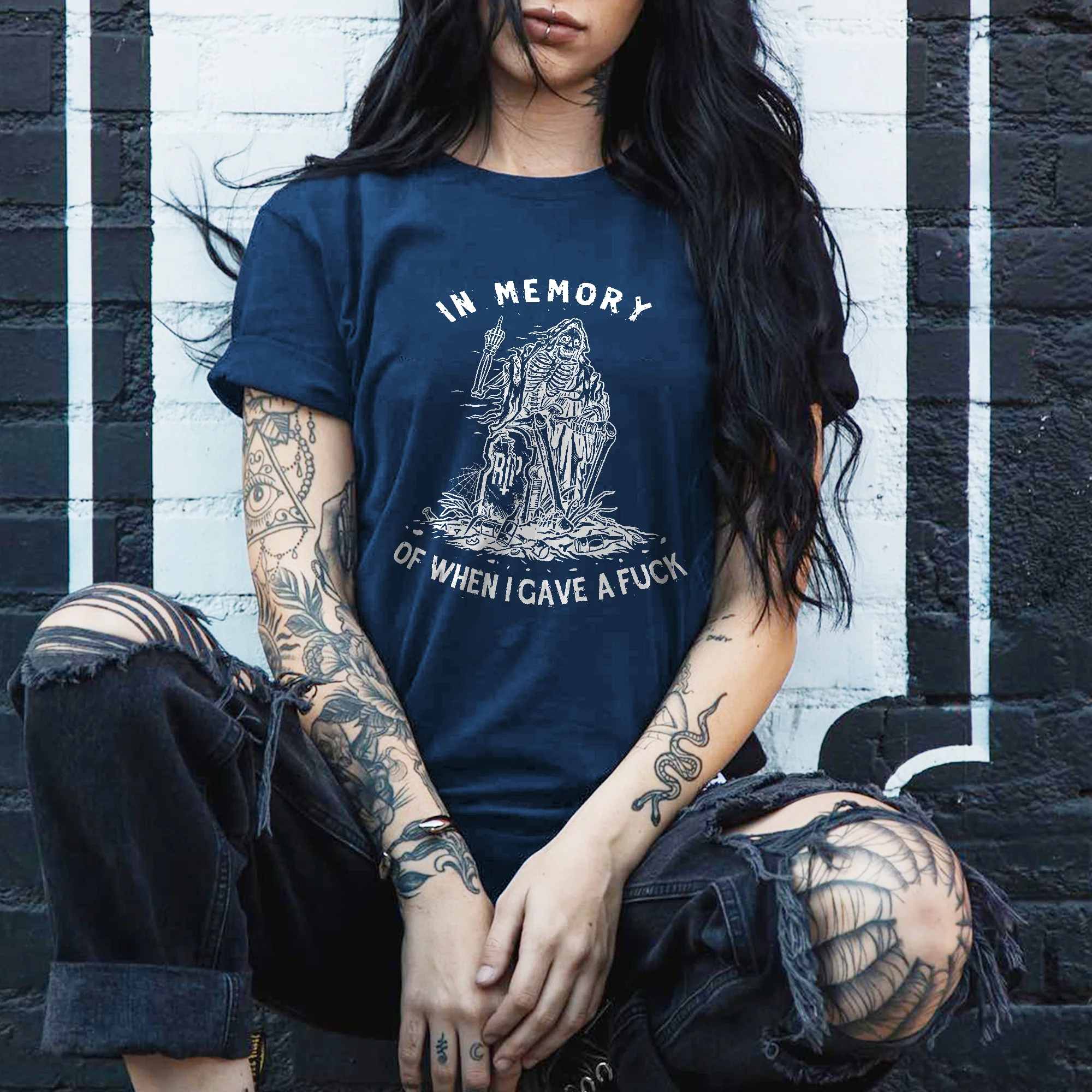 IN MEMORY OF WHEN I GAVE A FUCK PRINT WOMEN'S T-SHIRT