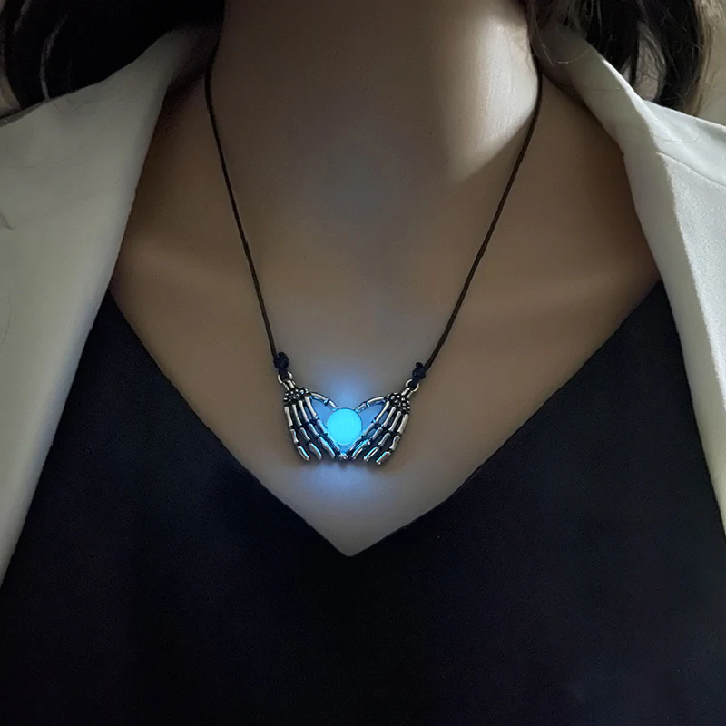 RETRO PUNK SKELETON HAND LUMINOUS NECKLACE