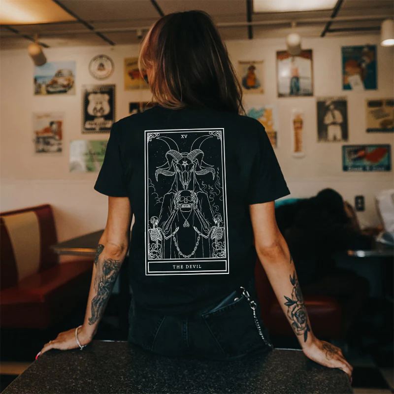 THE DEVIL AND SKULL PRINTED T-SHIRT